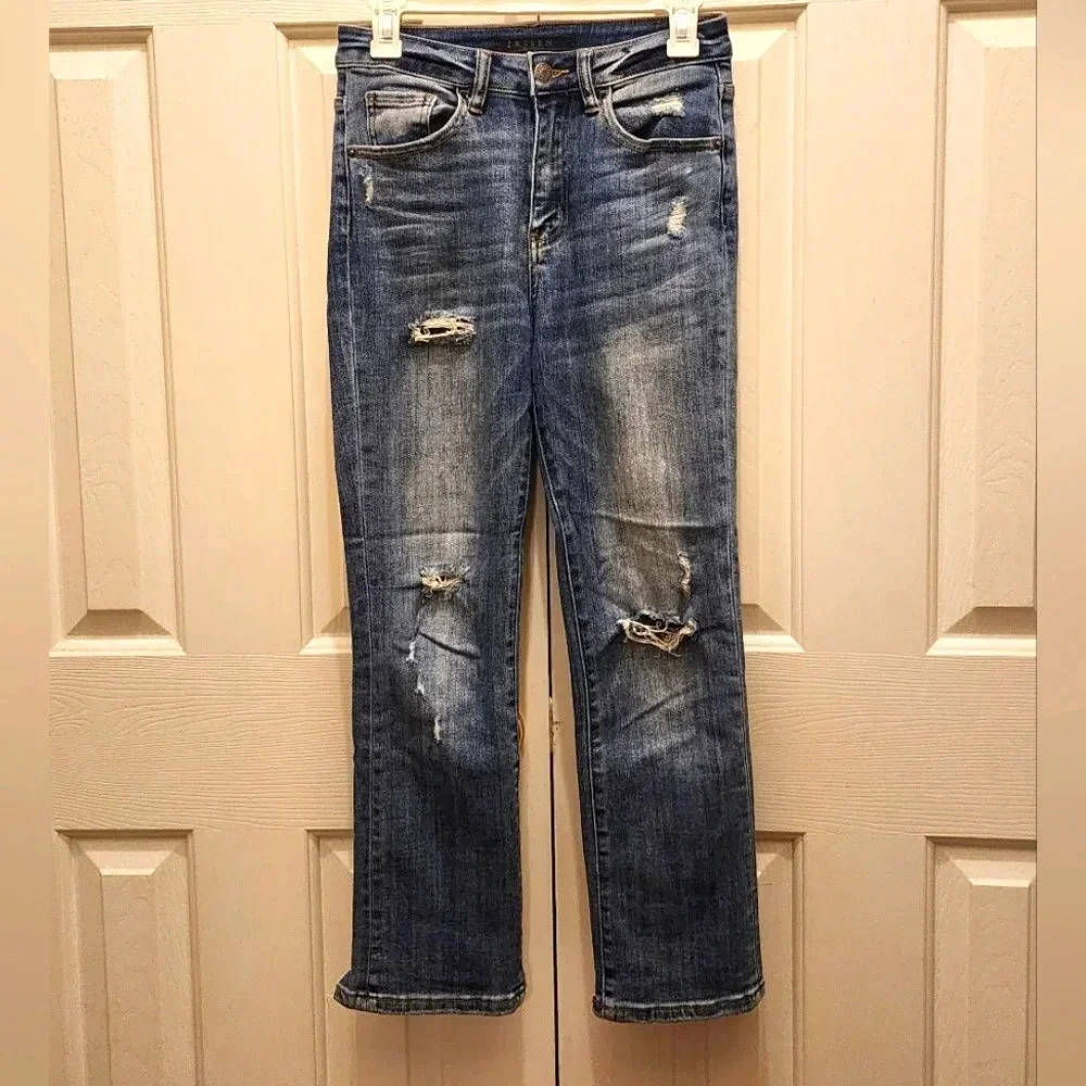 Risen OG Straight Leg Disstressed Jeans - size 25/1 NWOT - no call outs 💙